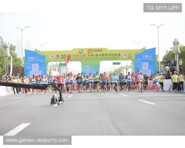 国际马拉松选手进行赛道勘察，熟悉路线布局